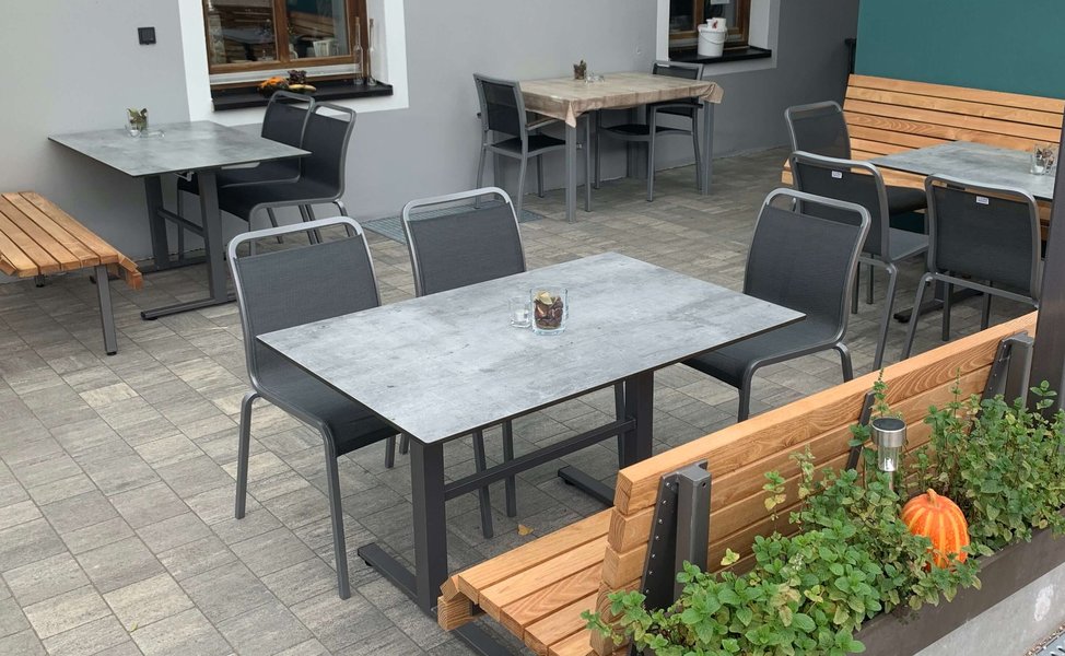 OutdoorMöbel für den GastronomieAußenbereich