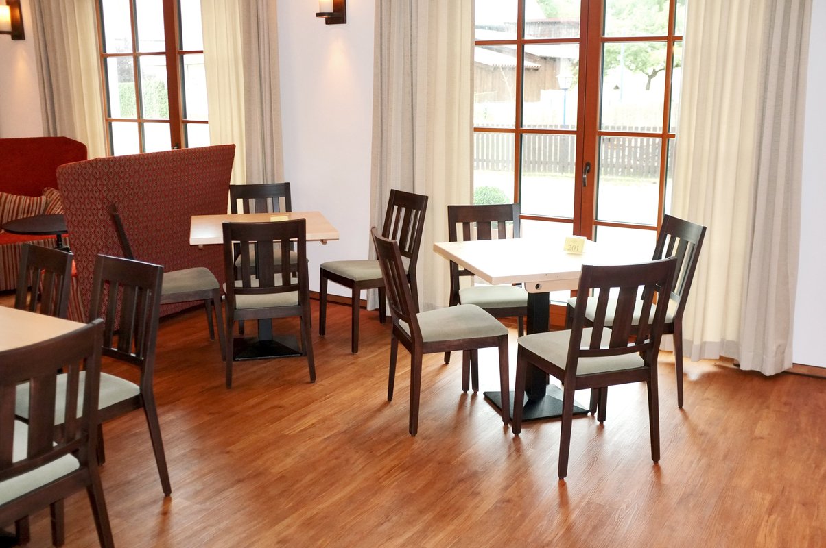 Döllinger Schaftnach Gastronomieeinrichtung der BEGA GmbH, eine